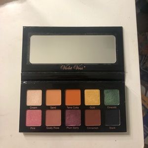 Violet Voss Essentials Palette